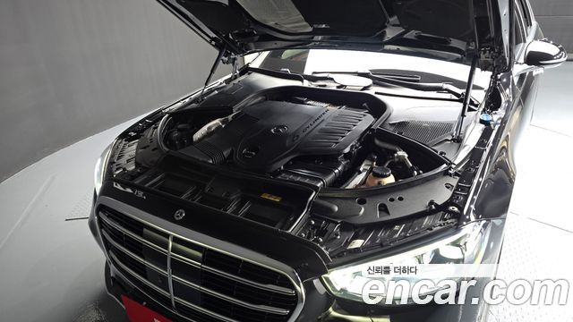 Mercedes-Benz S-Class 2022 — photo 6
