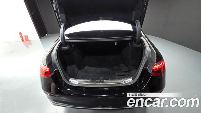Mercedes-Benz S-Class 2022 — photo 30