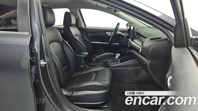 Kia K3 2022 — photo 13