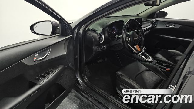 Kia K3 2022 — photo 17