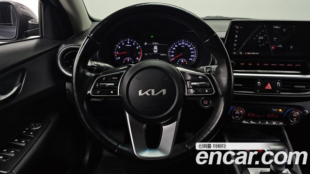 Kia K3 2022 — photo 19