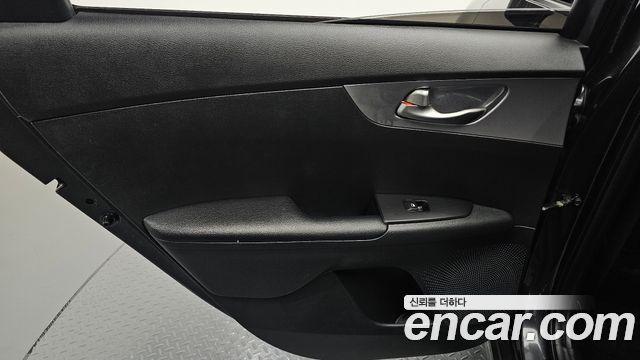 Kia K3 2022 — photo 15