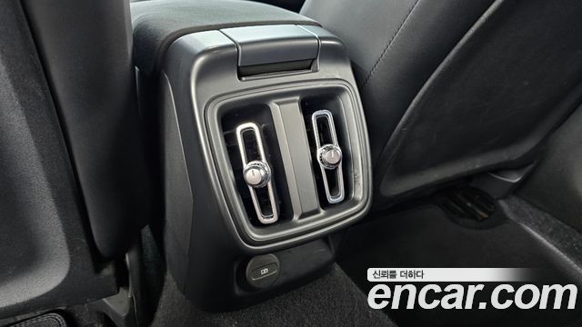 Polestar Polestar 2 2023 — photo 28