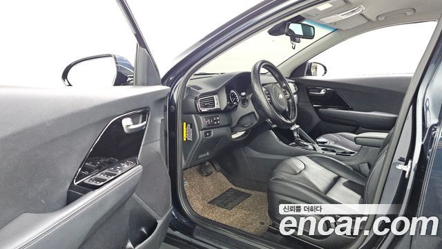 Kia Niro 2018 — photo 13