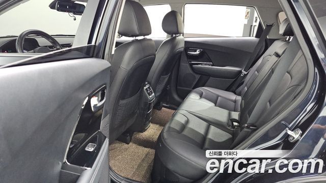 Kia Niro 2018 — photo 17