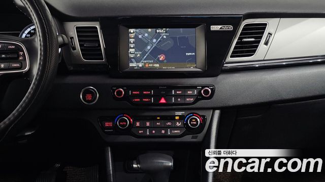 Kia Niro 2018 — photo 20