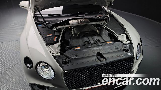Bentley Continental 2023 — photo 6