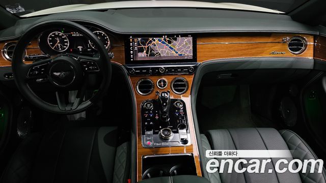 Bentley Continental 2023 — photo 10