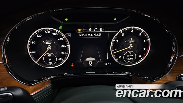 Bentley Continental 2023 — photo 11