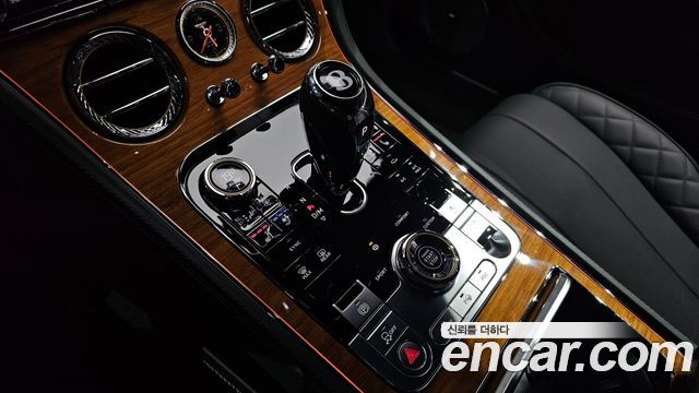 Bentley Continental 2023 — photo 12