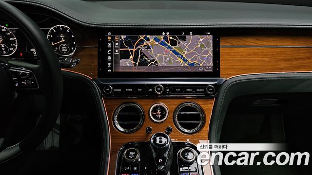 Bentley Continental 2023 — photo 20