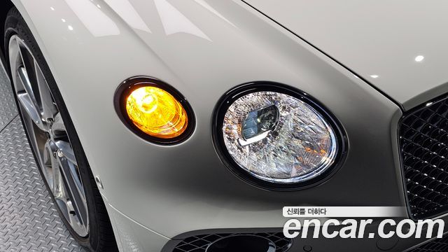 Bentley Continental 2023 — photo 8