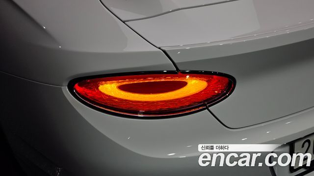 Bentley Continental 2023 — photo 9