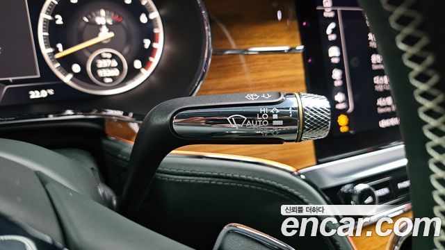 Bentley Continental 2023 — photo 29