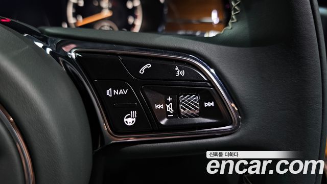 Bentley Continental 2023 — photo 31