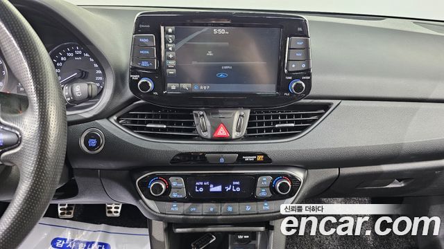 Hyundai i30 2020 — photo 19