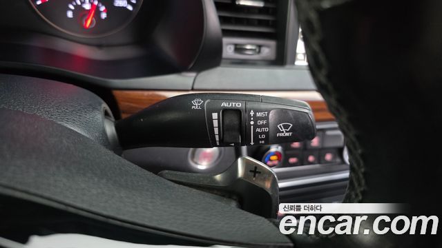 Kia K7 2016 — photo 17