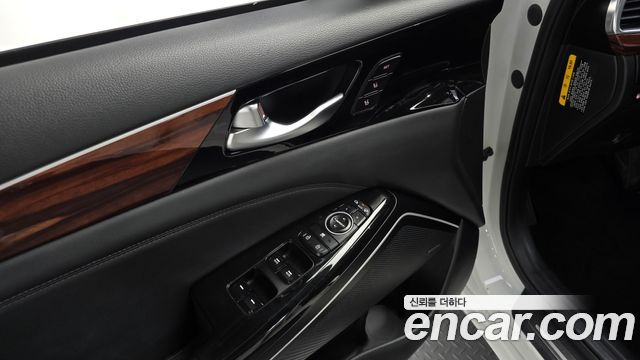 Kia K7 2016 — photo 18