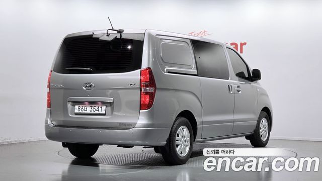 Hyundai Starex 2016 — photo 2