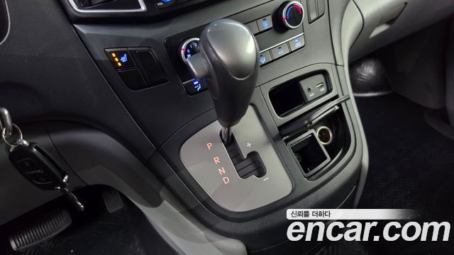 Hyundai Starex 2016 — photo 9