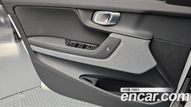 Polestar Polestar 2 2023 — photo 14