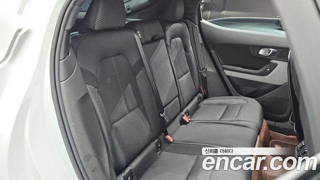 Polestar Polestar 2 2023 — photo 16