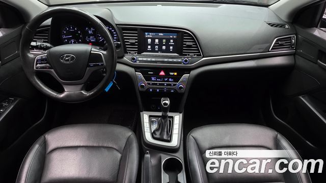 Hyundai AVANTE 2016 — photo 10
