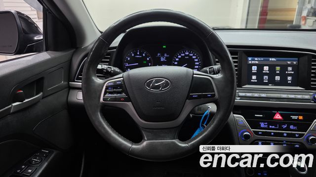 Hyundai AVANTE 2016 — photo 19