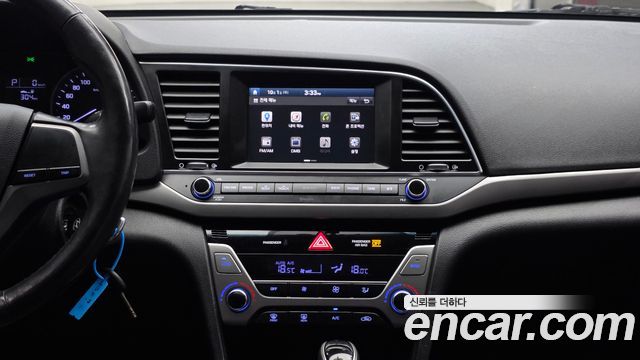 Hyundai AVANTE 2016 — photo 21