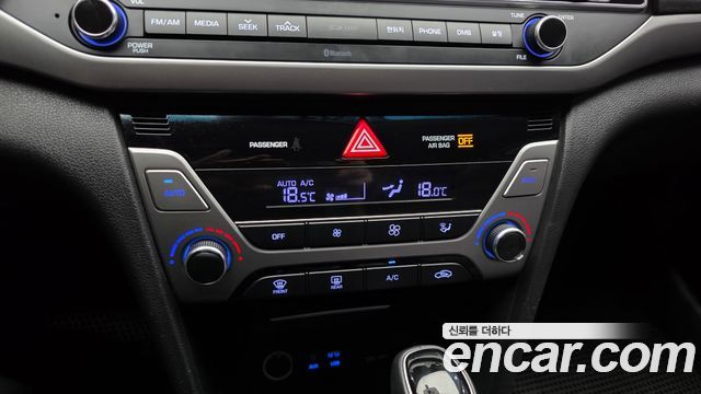 Hyundai AVANTE 2016 — photo 24