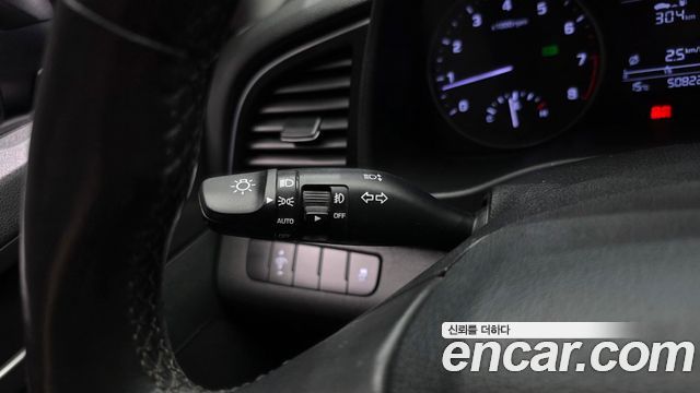 Hyundai AVANTE 2016 — photo 28