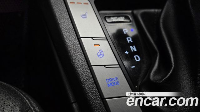 Hyundai AVANTE 2016 — photo 30