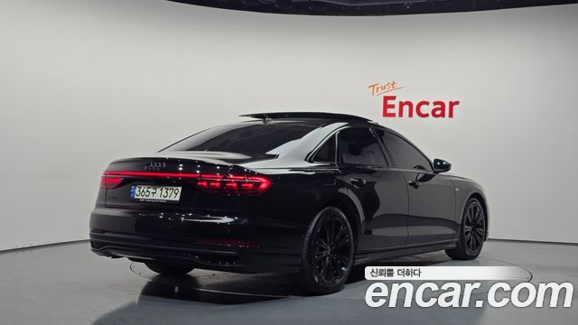 Audi A8 2023 — photo 2
