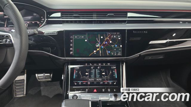 Audi A8 2023 — photo 19