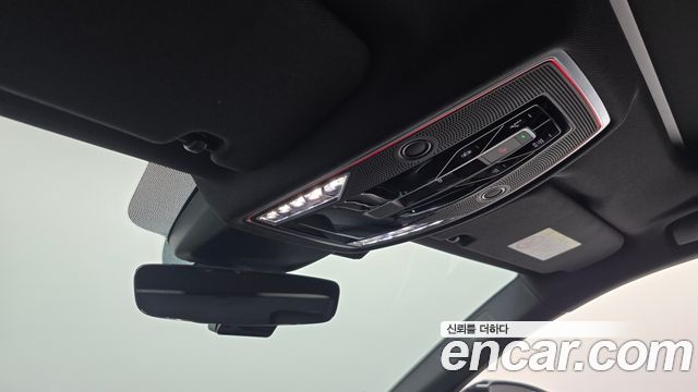 Audi A8 2023 — photo 21
