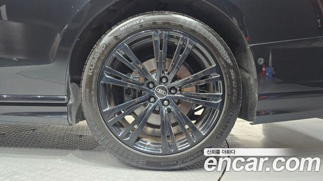 Audi A8 2023 — photo 7