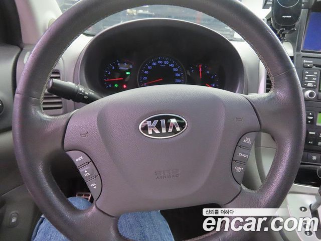 Kia Canival 2013 — photo 9