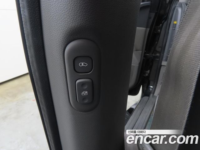 Kia Canival 2013 — photo 14