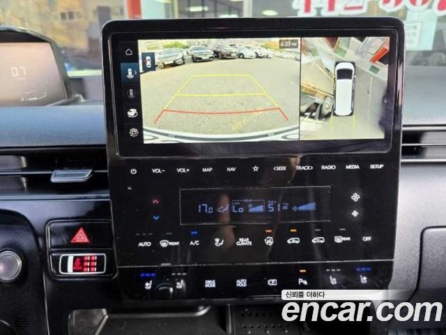 Hyundai Staria 2023 — photo 8