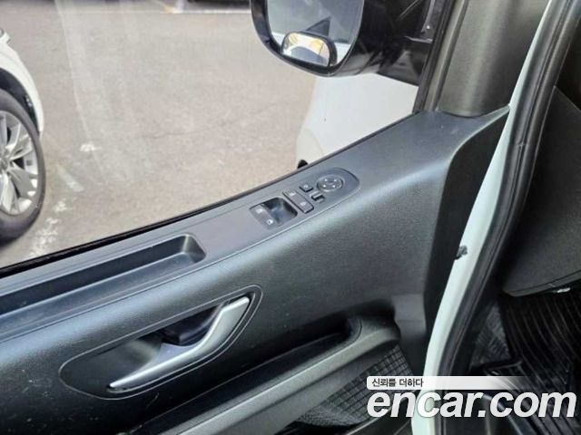 Hyundai Staria 2023 — photo 15