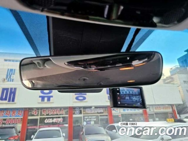 Hyundai Staria 2023 — photo 16