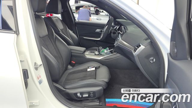 BMW 3-Series 2021 — photo 18
