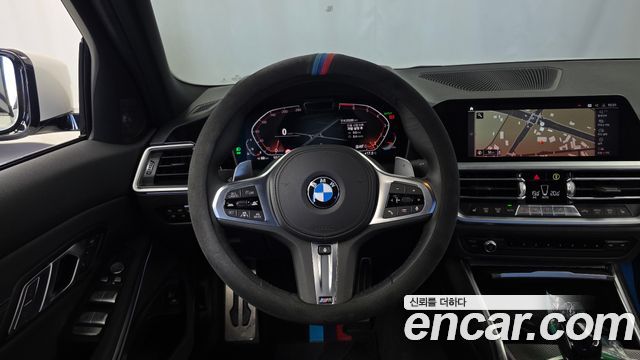 BMW 3-Series 2021 — photo 19