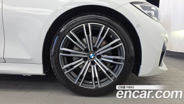 BMW 3-Series 2021 — photo 7