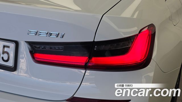 BMW 3-Series 2021 — photo 9
