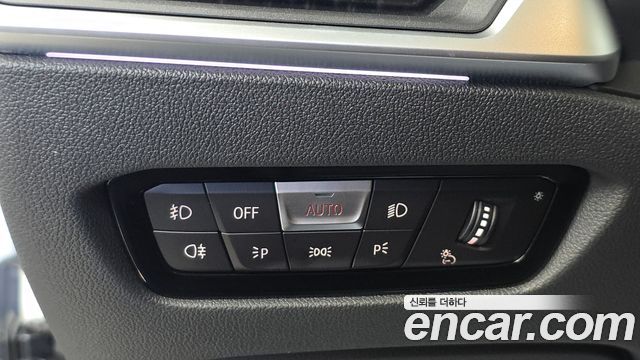 BMW 3-Series 2021 — photo 30