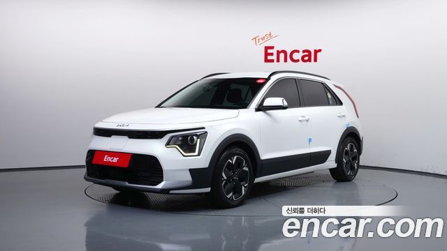 Kia Niro 2023 — photo 1