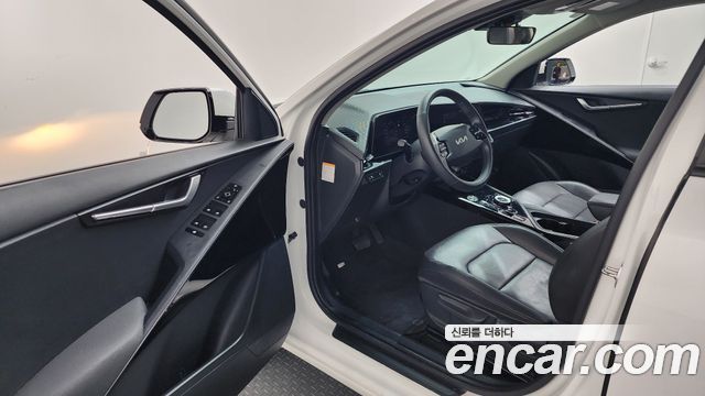 Kia Niro 2023 — photo 13
