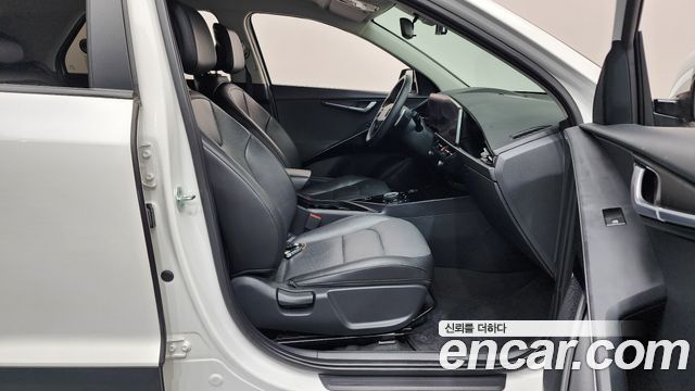 Kia Niro 2023 — photo 16