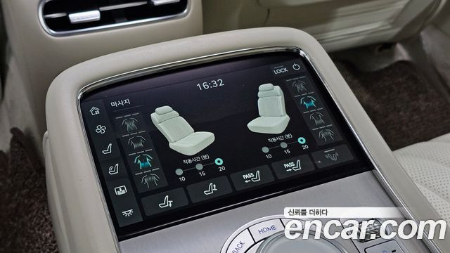Genesis G90 2022 — photo 26